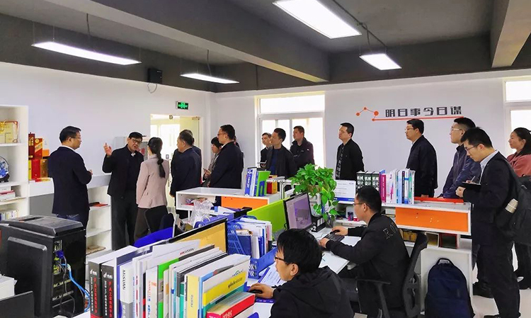 中國工程院李曉紅院長帶隊蒞臨中科天工調(diào)研指導04.jpg